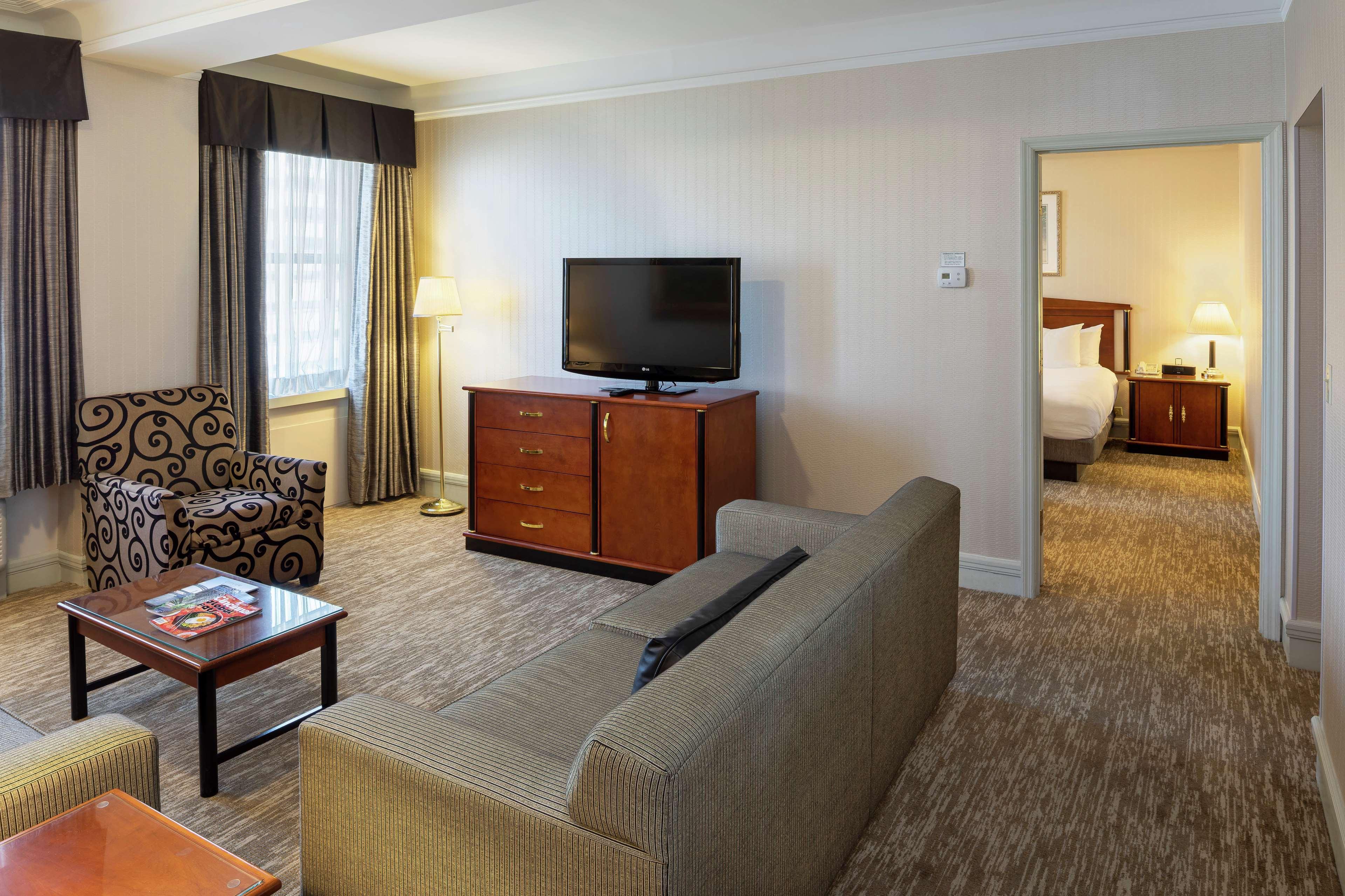 Hilton Cincinnati Netherland Plaza Exterior photo