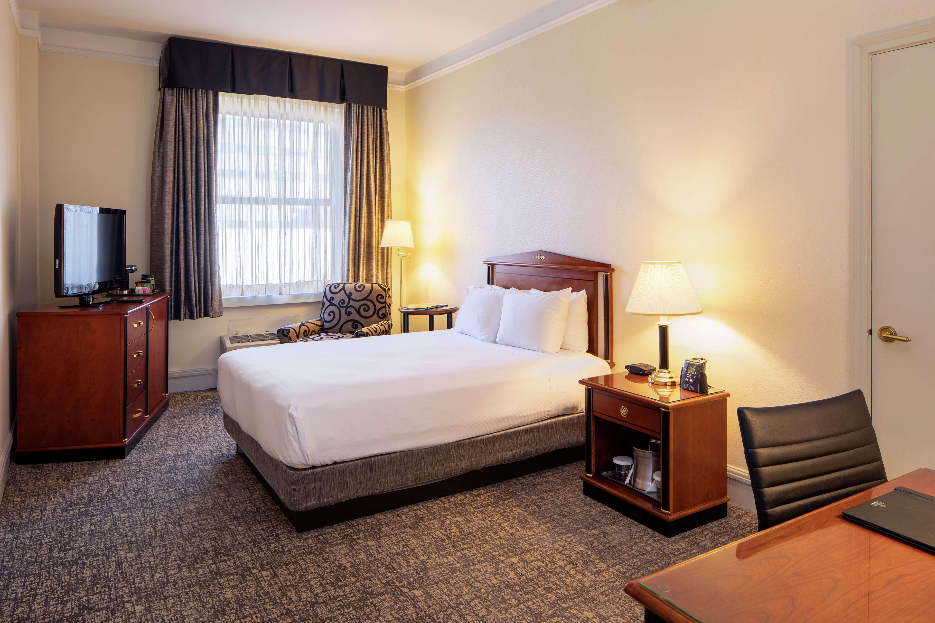 Hilton Cincinnati Netherland Plaza Exterior photo