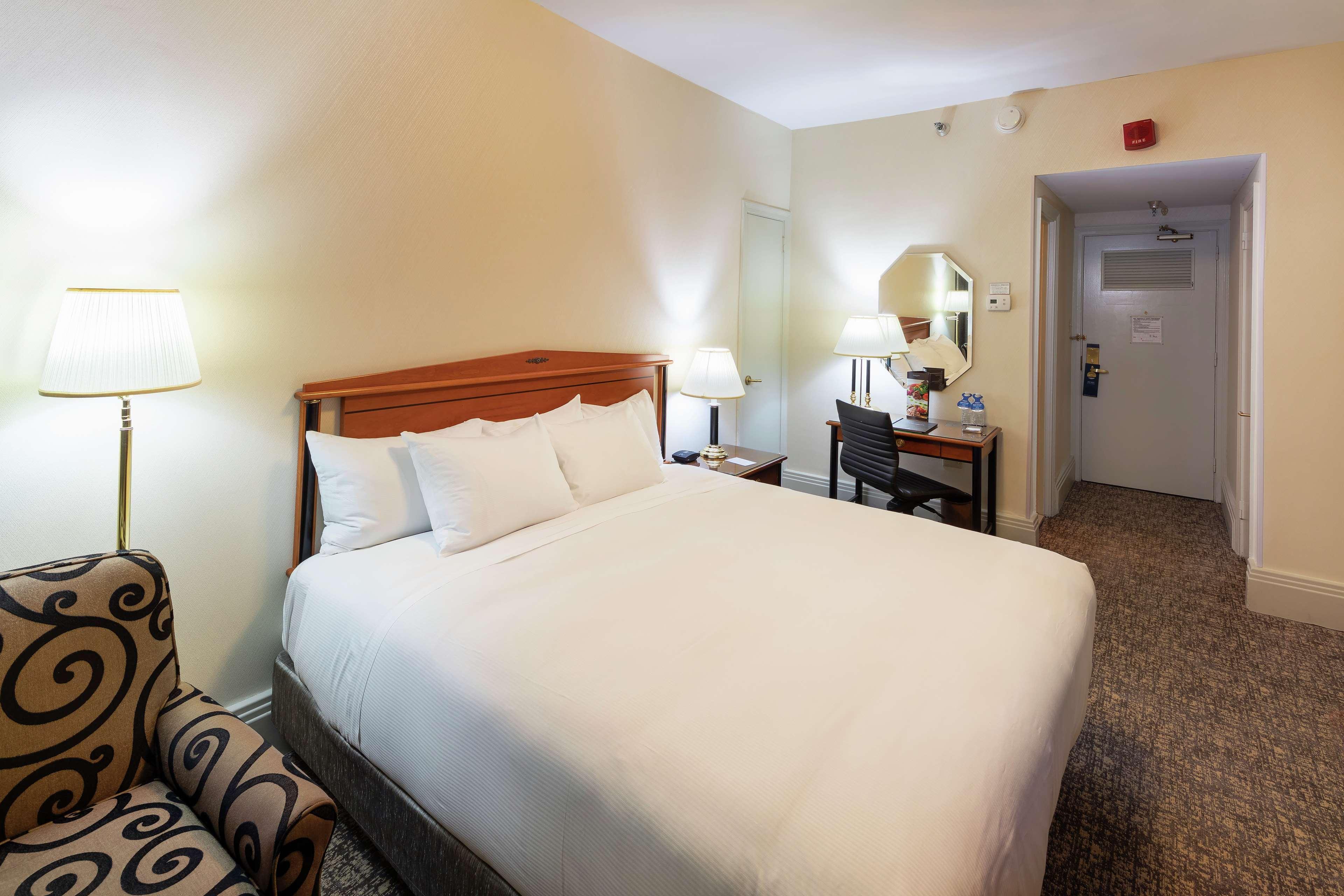 Hilton Cincinnati Netherland Plaza Exterior photo