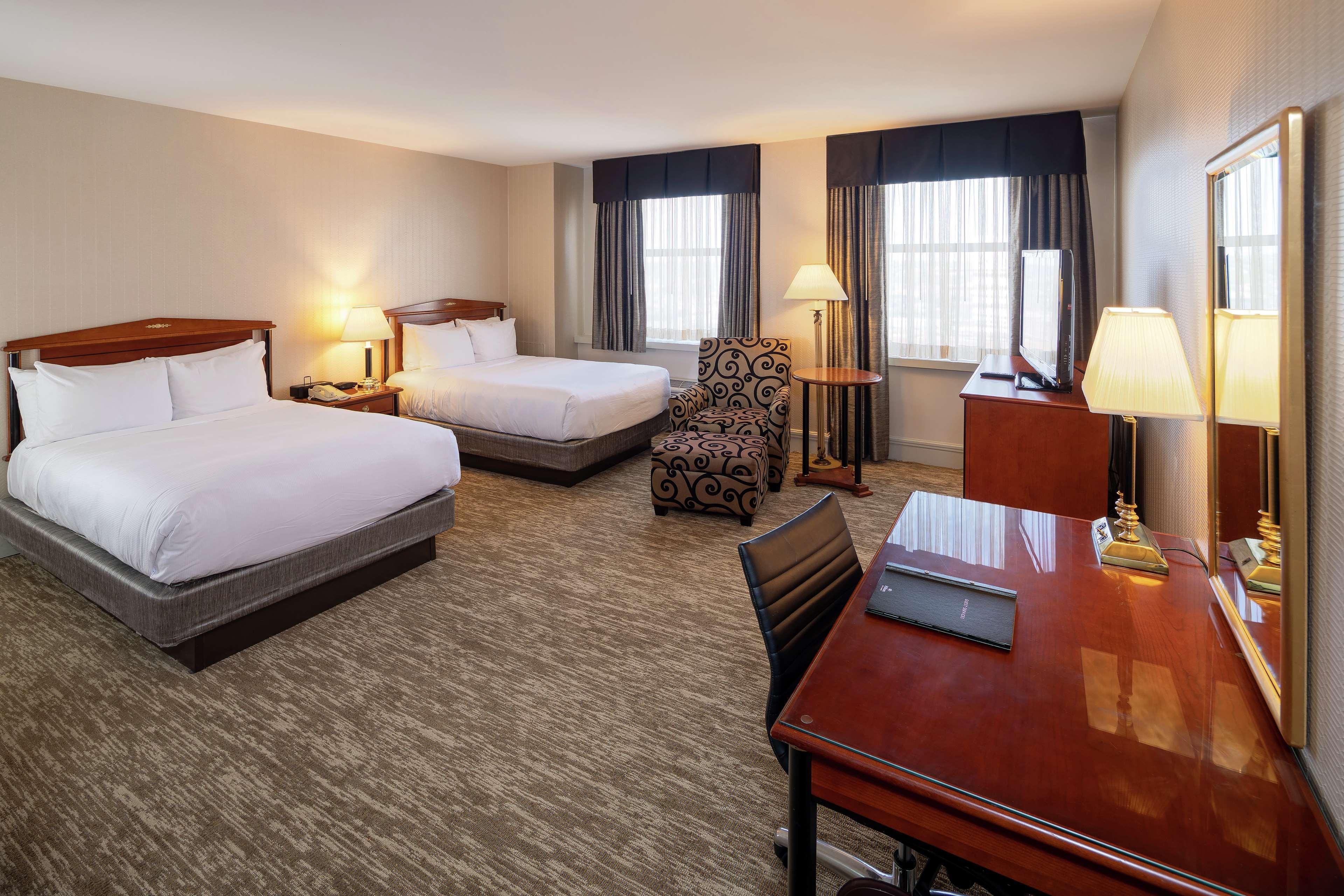 Hilton Cincinnati Netherland Plaza Exterior photo