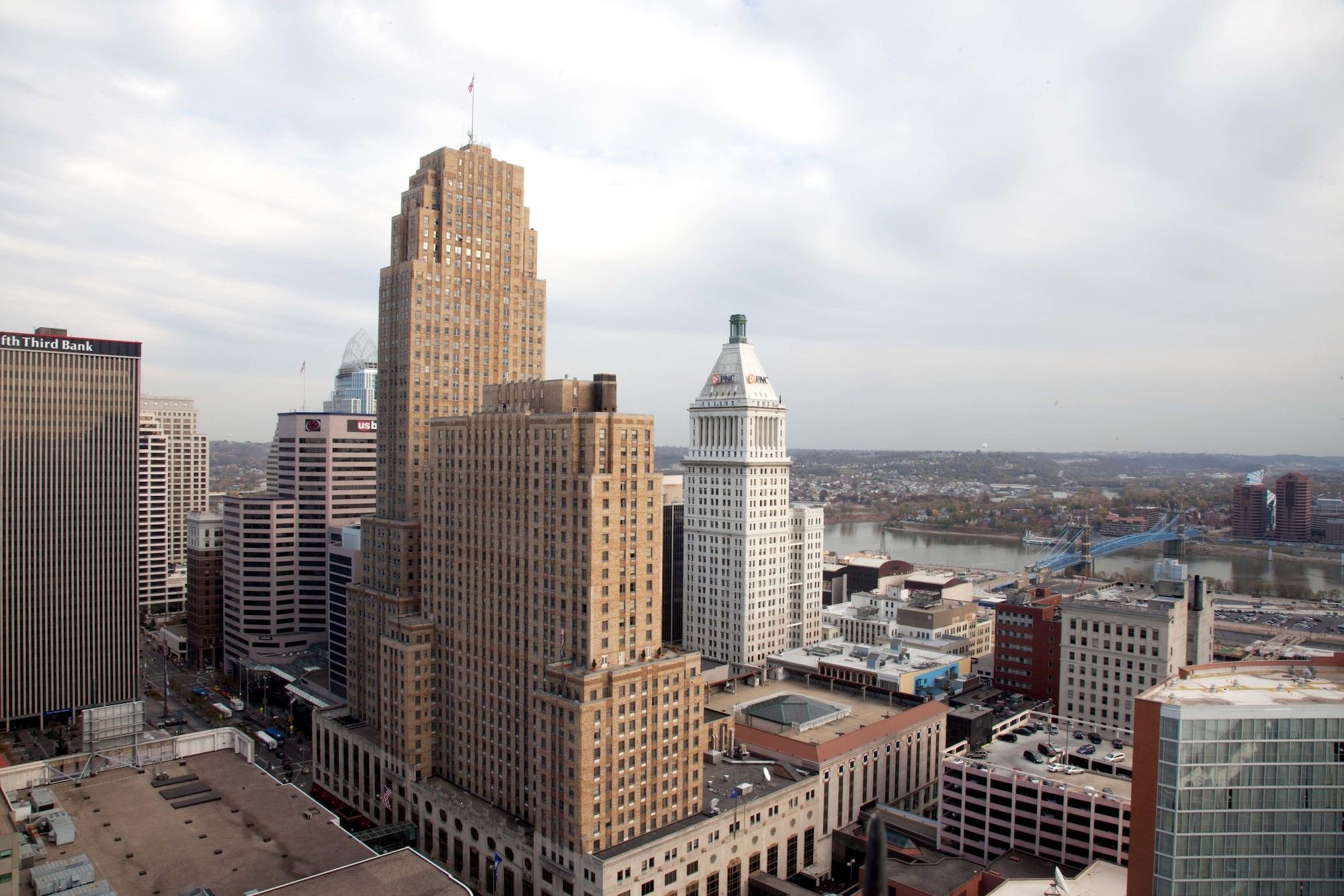 Hilton Cincinnati Netherland Plaza Exterior photo