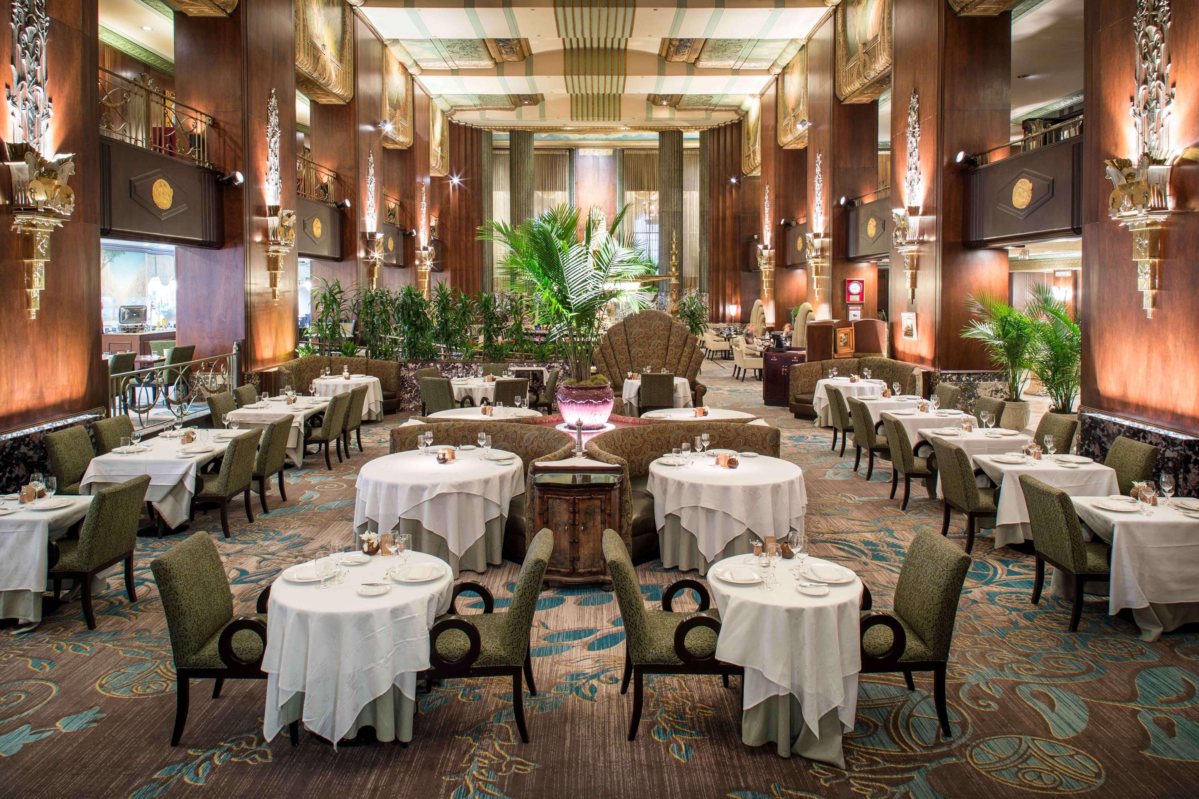Hilton Cincinnati Netherland Plaza Exterior photo