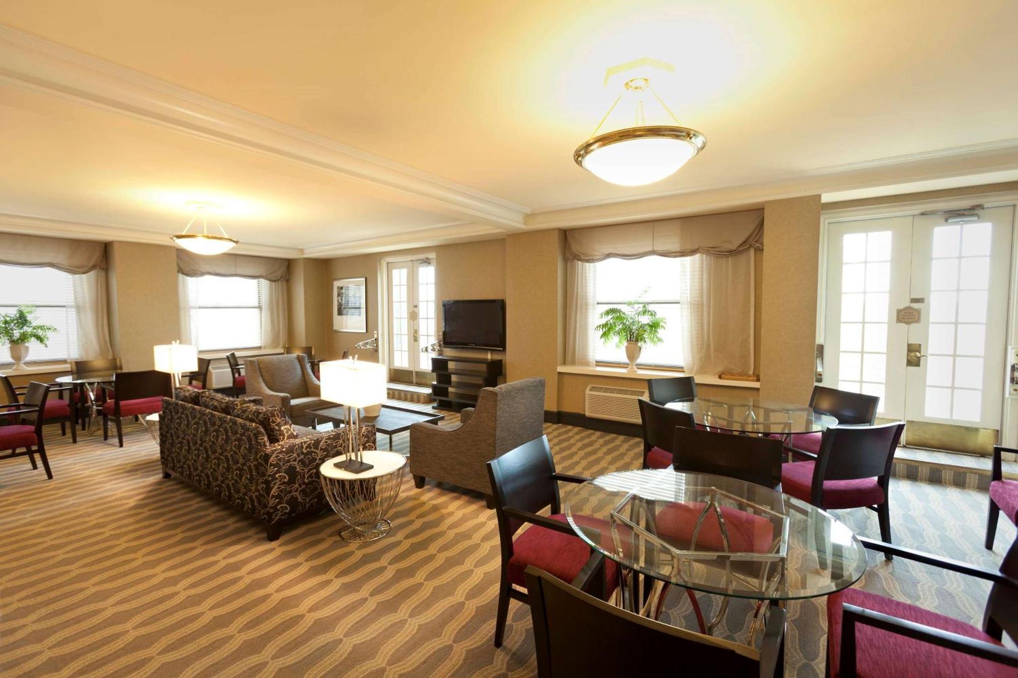 Hilton Cincinnati Netherland Plaza Exterior photo