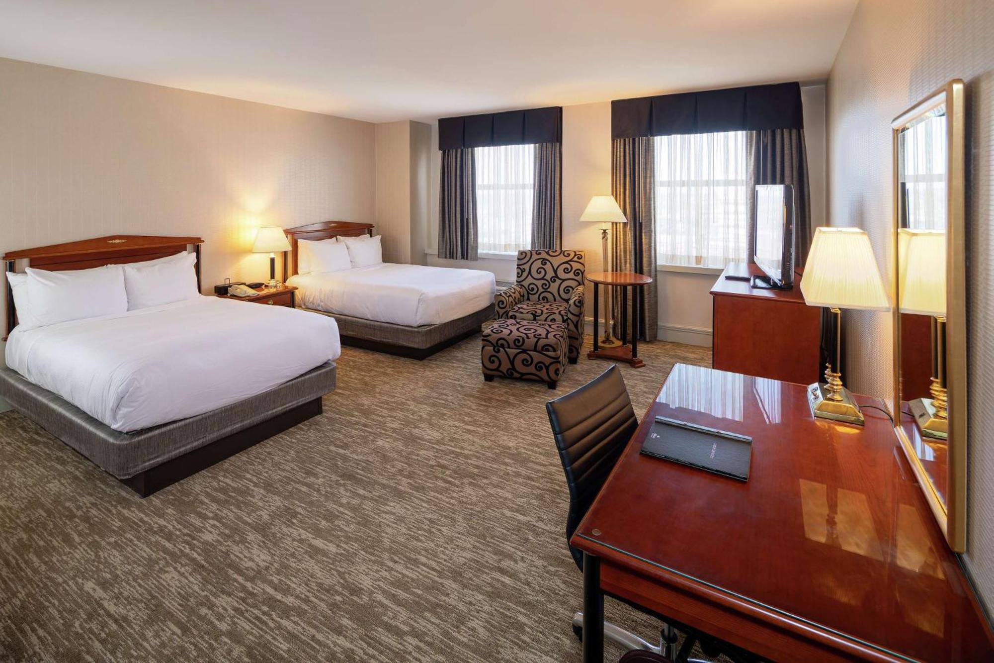 Hilton Cincinnati Netherland Plaza Exterior photo