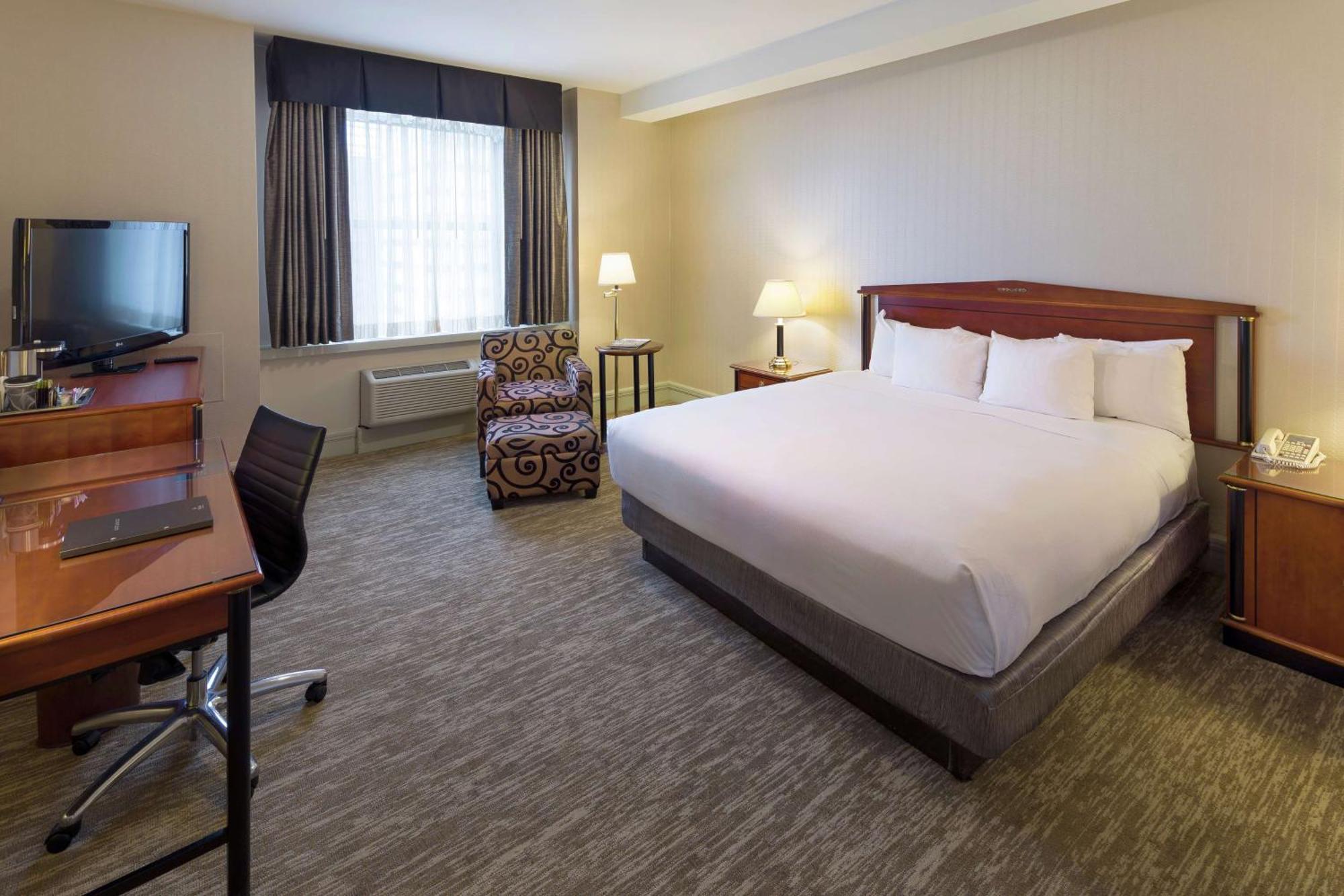Hilton Cincinnati Netherland Plaza Exterior photo